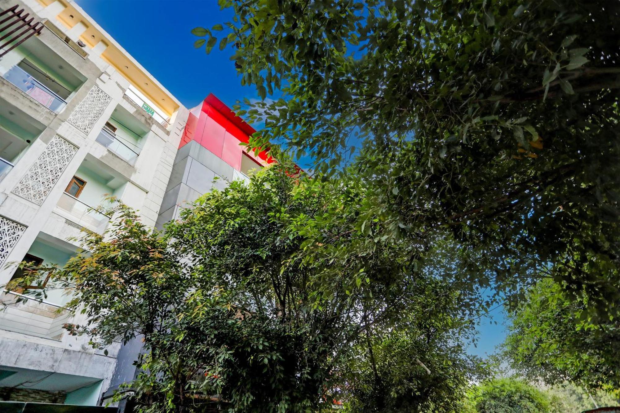 Super Umen Hotel Nearest Sector 66 Noida Exterior photo