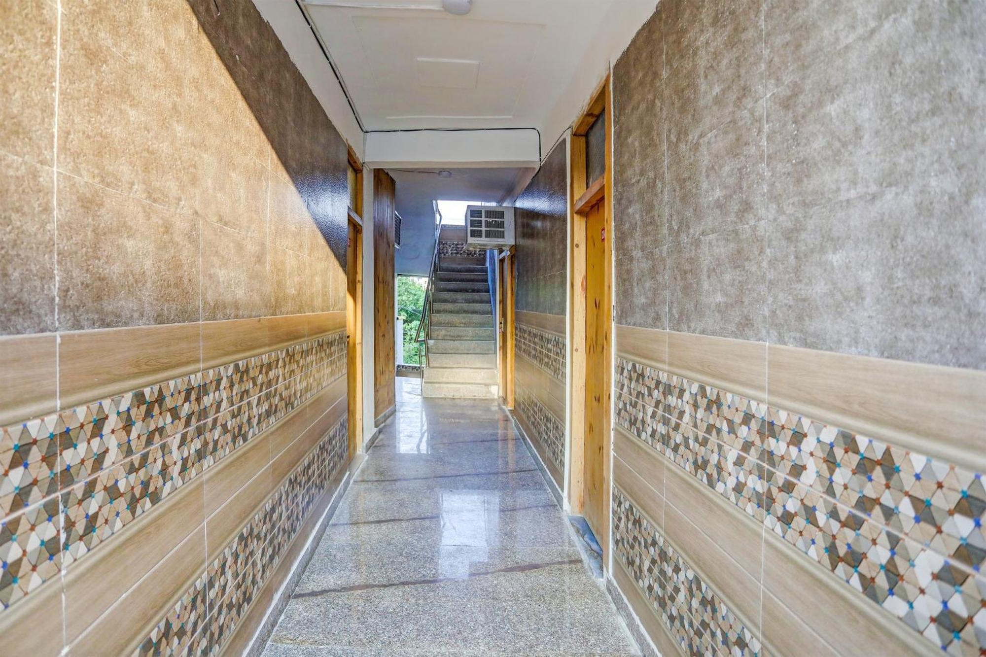 Super Umen Hotel Nearest Sector 66 Noida Exterior photo