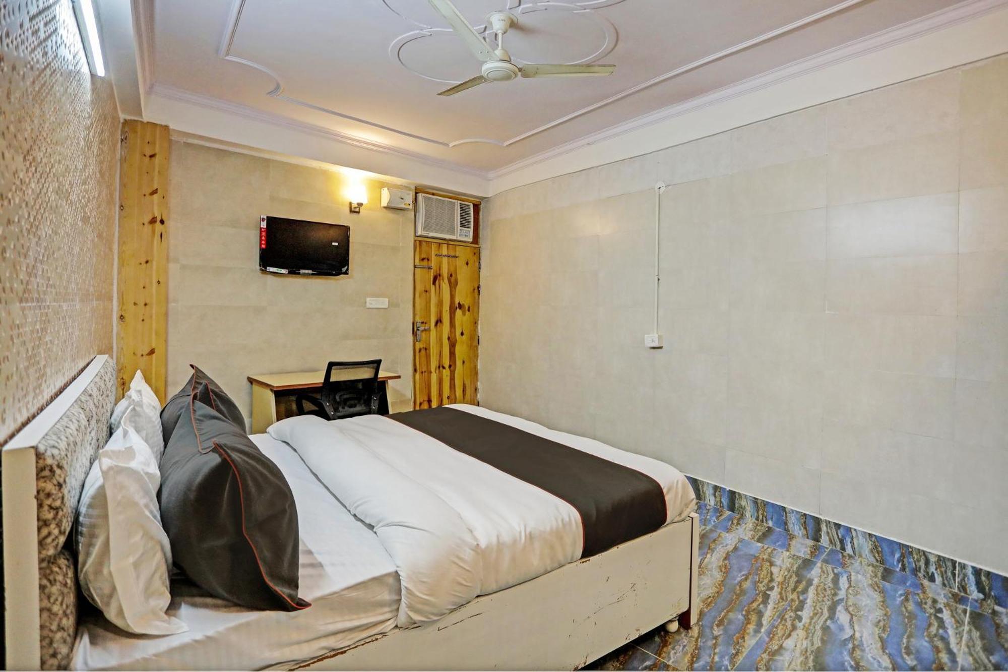 Super Umen Hotel Nearest Sector 66 Noida Exterior photo