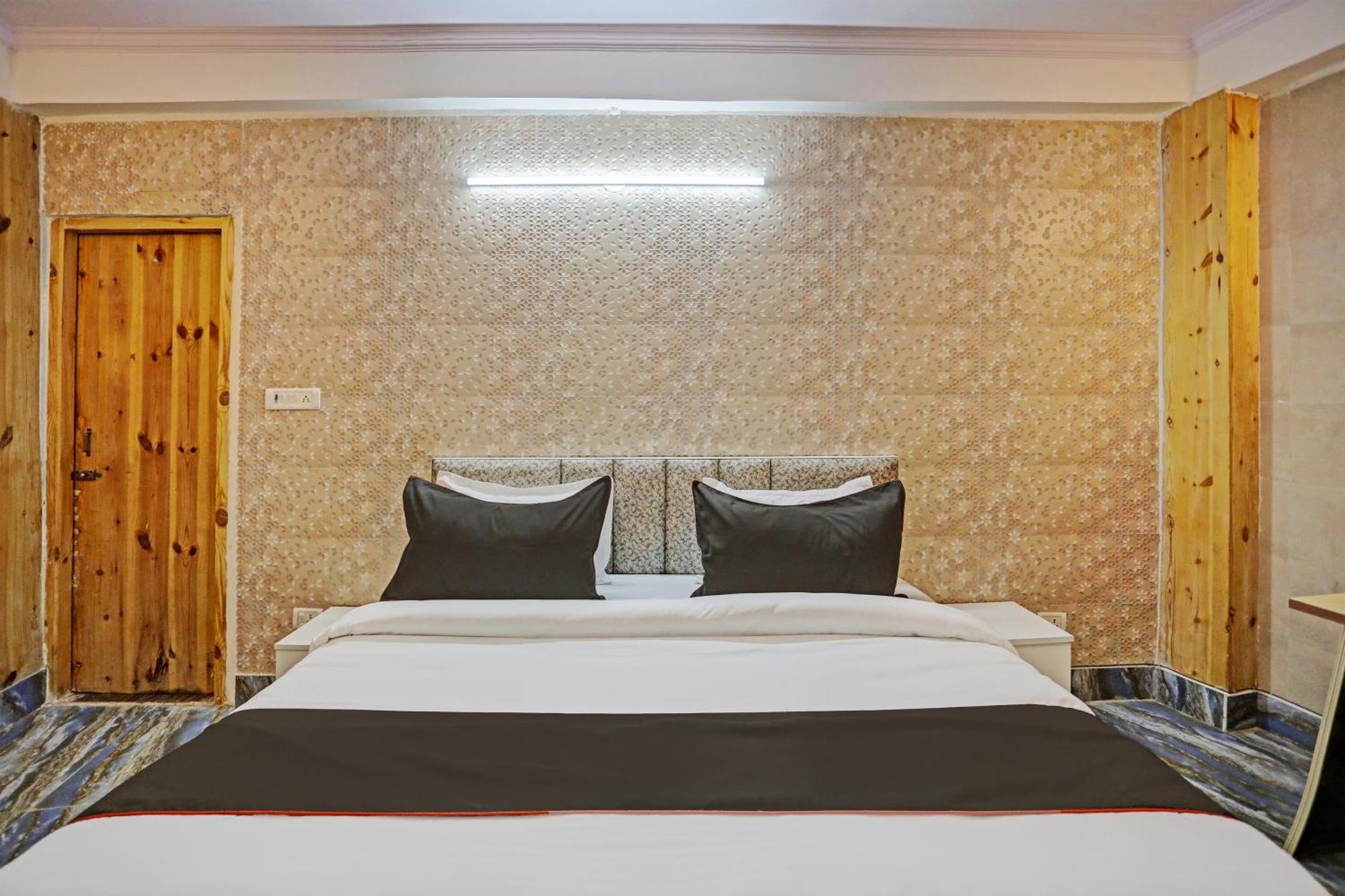 Super Umen Hotel Nearest Sector 66 Noida Exterior photo